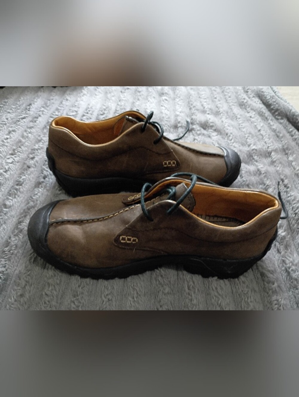 EXCELLENT USED CONDITION! Ladies Keen walking /hiking Leather Shoes, Size 9.5